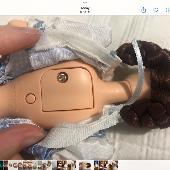 Barbie - The Wizard of Oz Dorthy  & Toto - Picture 4 of 6